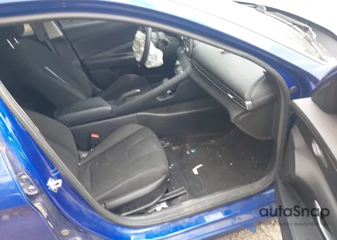 2021 Hyundai Elantra Sel z USA, uszkodzony, nr VIN 5NPLM4AG7MH045336